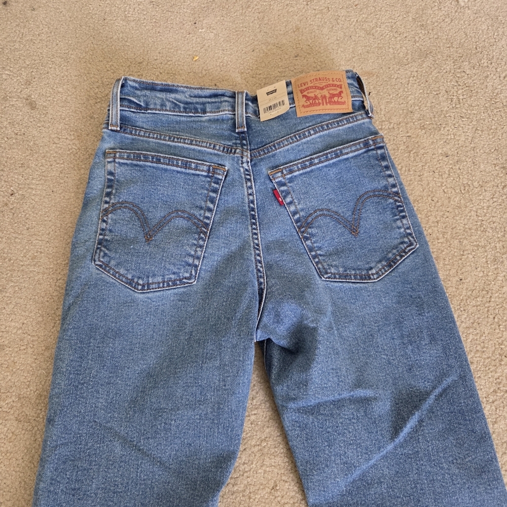 {Levis} Wedgie Straight Leg Jeans